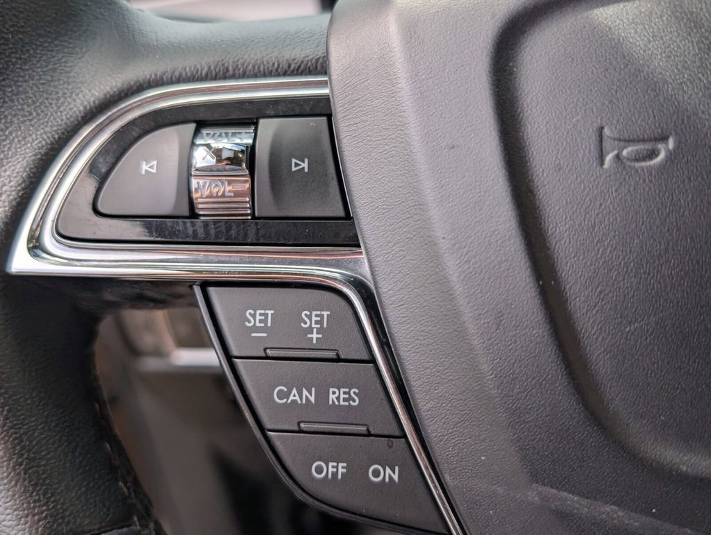 Used 2022 Lincoln Nautilus FWD image 22