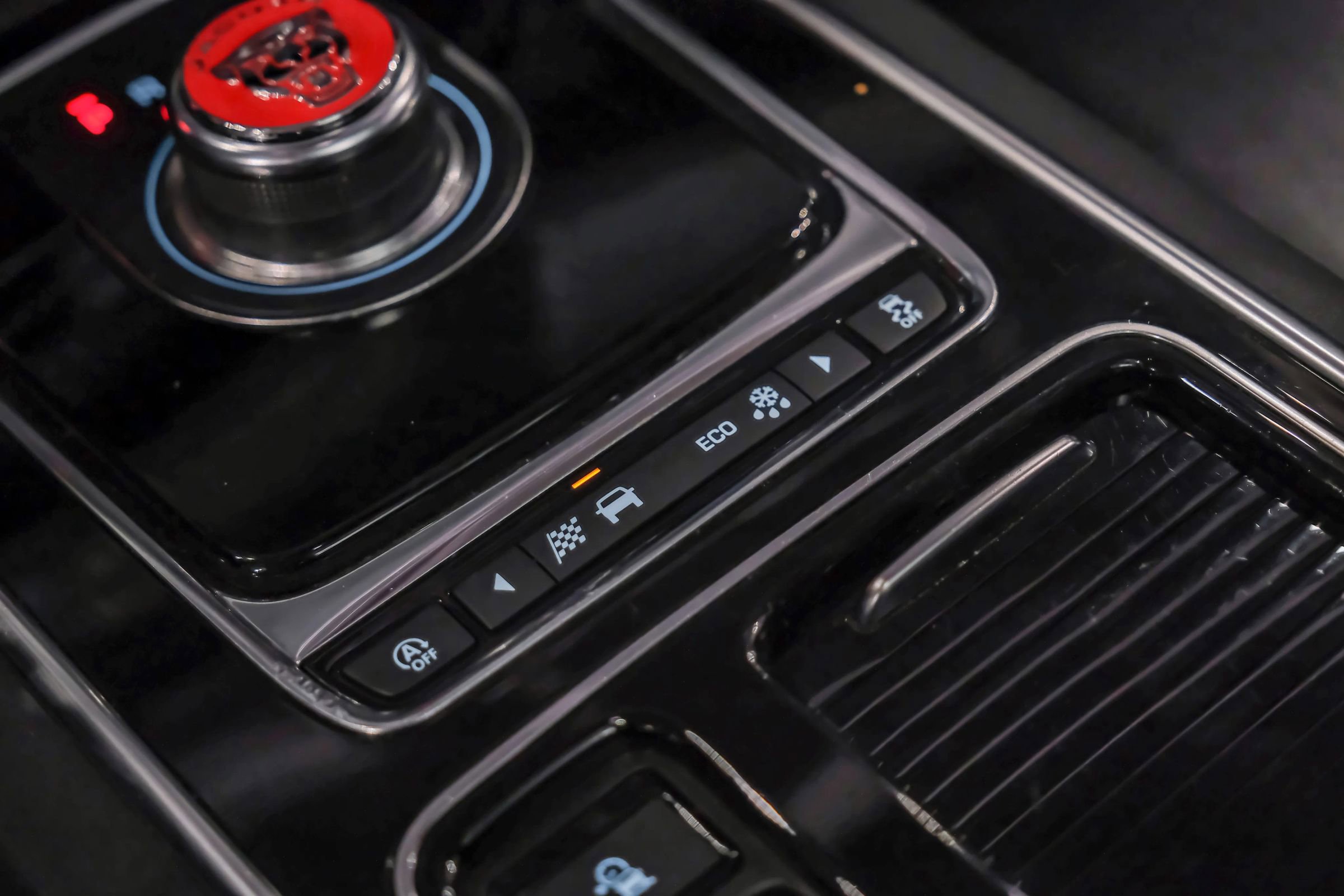 Used 2020 Jaguar XF Prestige image 25