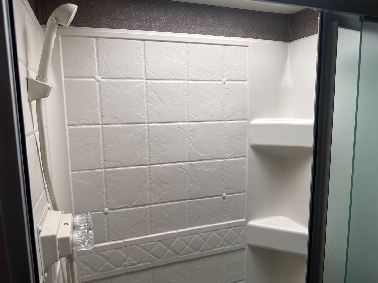 Used 2018 Ford E-450 and Econoline 450 Super Duty w/ Motorhome Prep Package RWD image 42