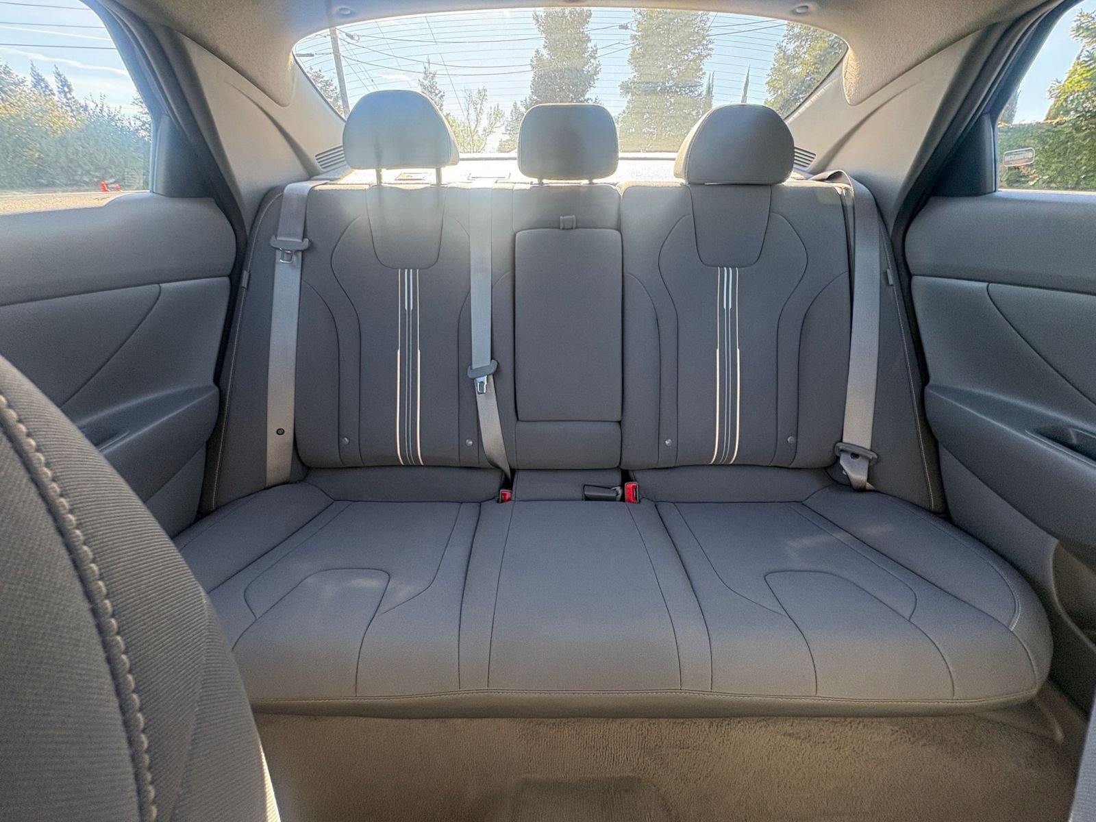 Used 2025 Hyundai Elantra SEL image 39