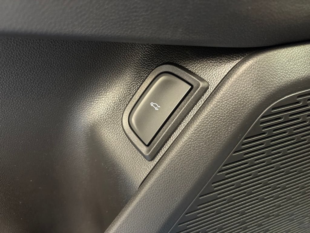 New 2026 Chevrolet Equinox RS w/ Convenience Package III FWD image 27