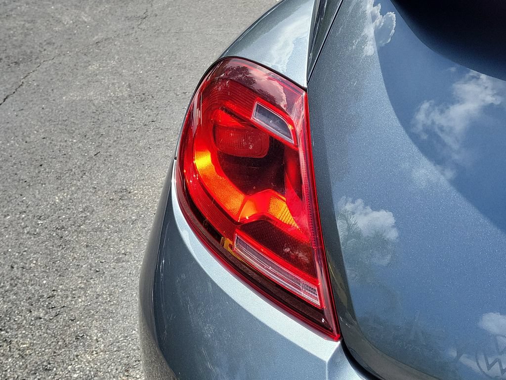 Used 2019 Volkswagen Beetle 2.0T S FWD image 30