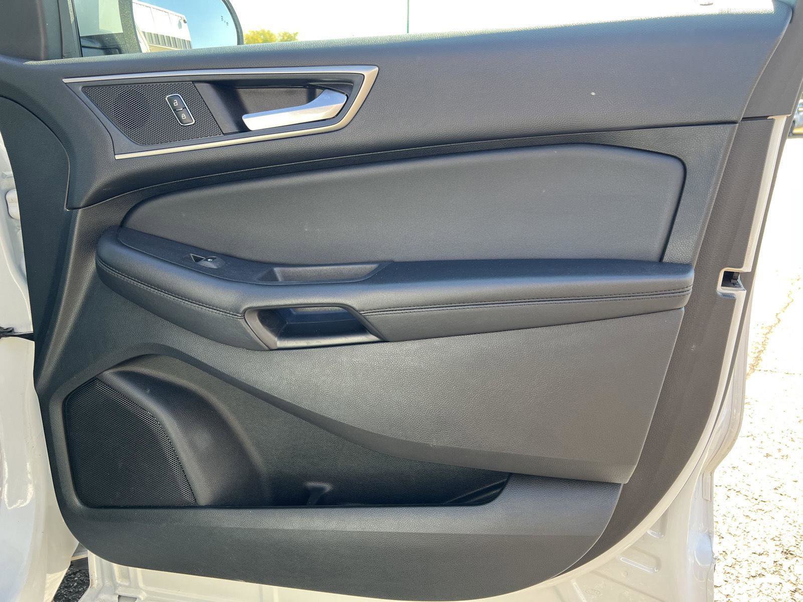 Used 2023 Ford Edge SEL image 14