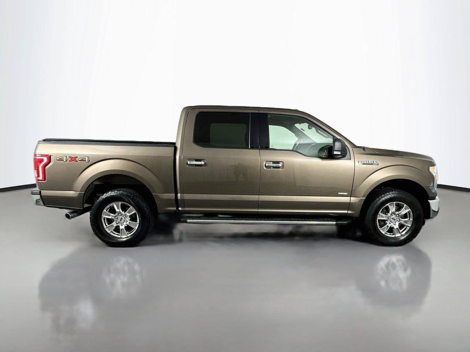 Used 2016 Ford F150 XLT w/ Equipment Group 302A Luxury AWD/4WD image 17