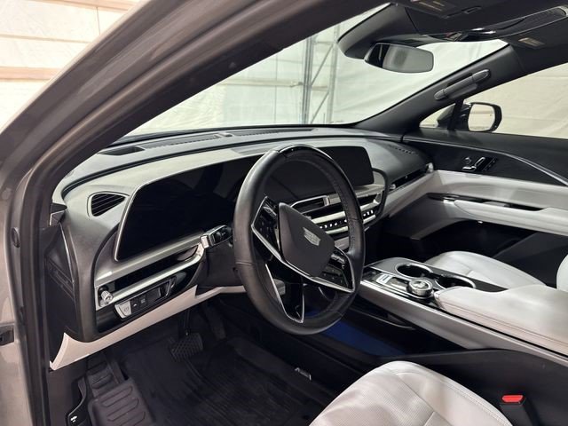Used 2024 Cadillac Lyriq Luxury AWD/4WD image 8