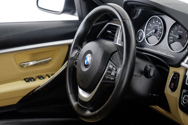 Used 2017 BMW 330i xDrive Sedan AWD/4WD image 11