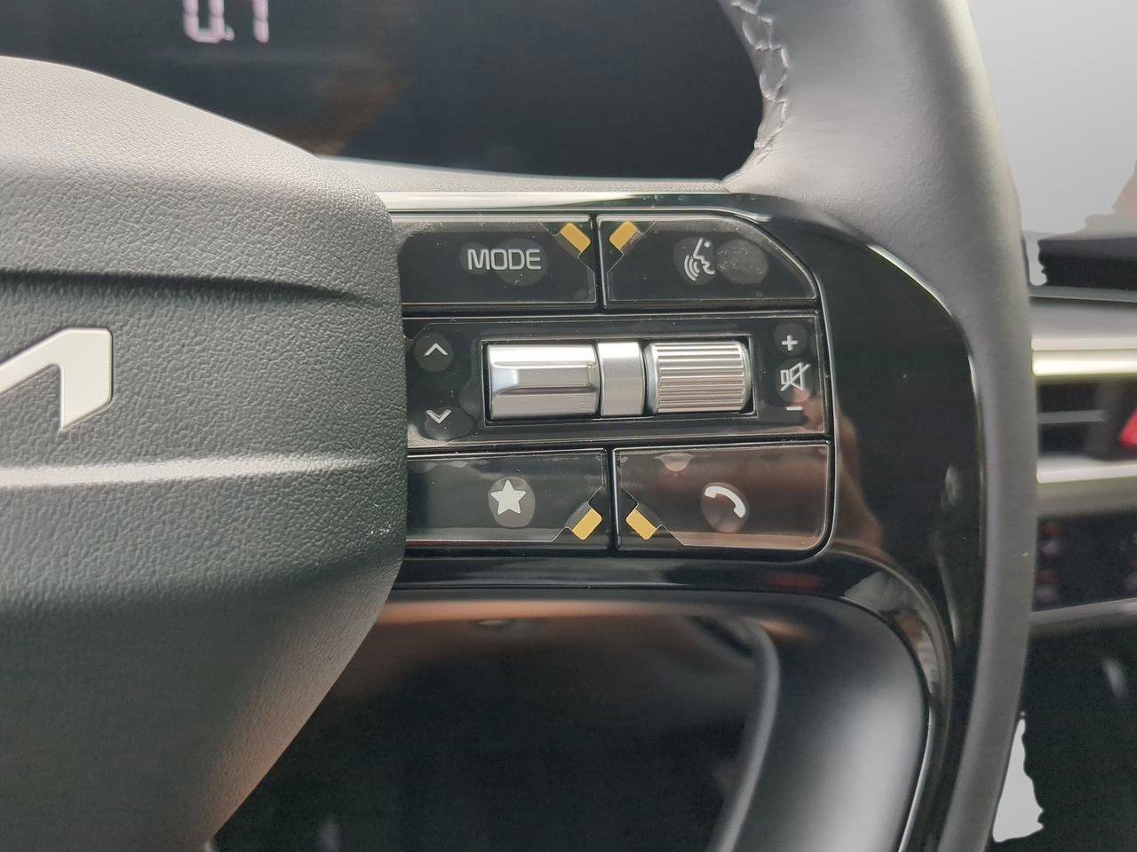 New 2026 Kia Sorento LX image 21