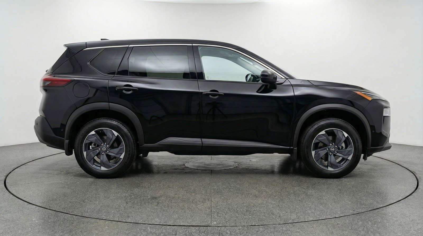 Used 2025 Nissan Rogue SV FWD image 11