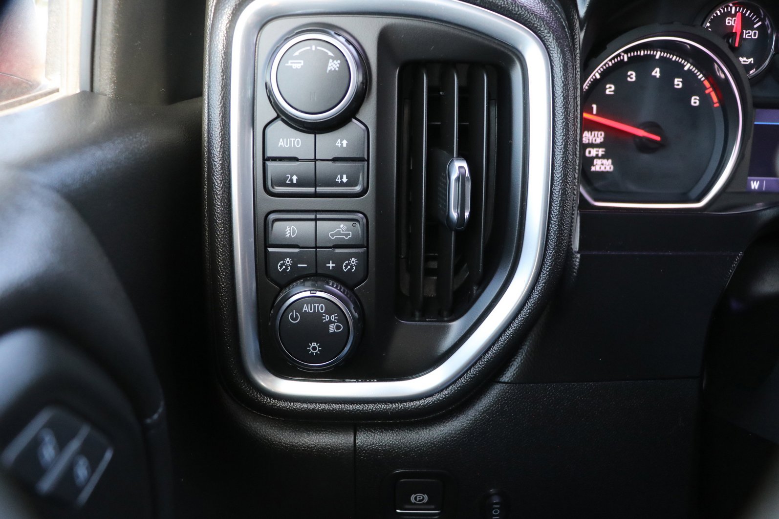 Used 2019 Chevrolet Silverado 1500 LT Trail Boss image 12