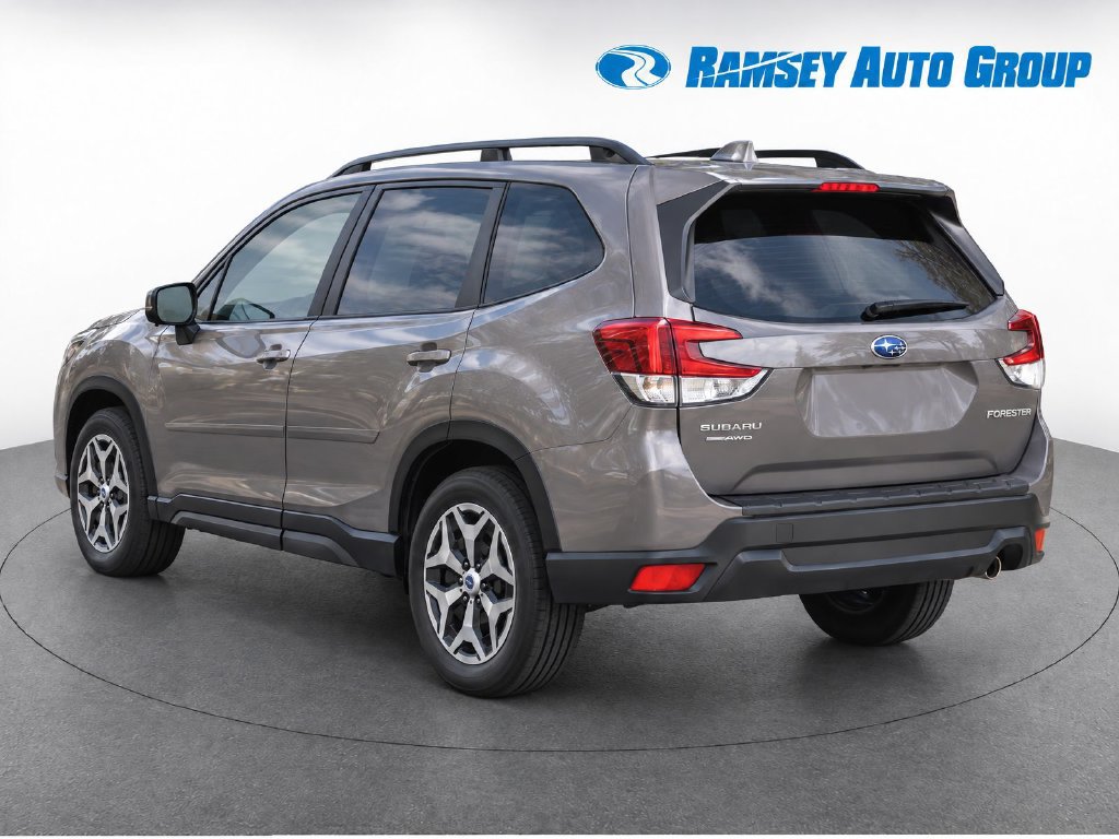 Certified 2023 Subaru Forester Premium AWD/4WD image 3