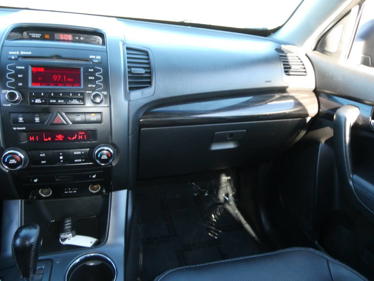 Used 2011 Kia Sorento EX w/ Premium Pkg image 18