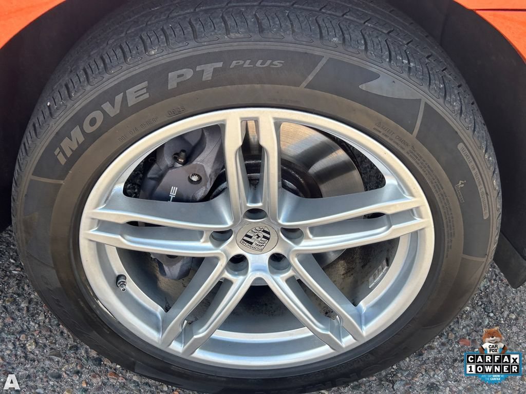 Used 2024 Porsche Macan AWD/4WD image 10