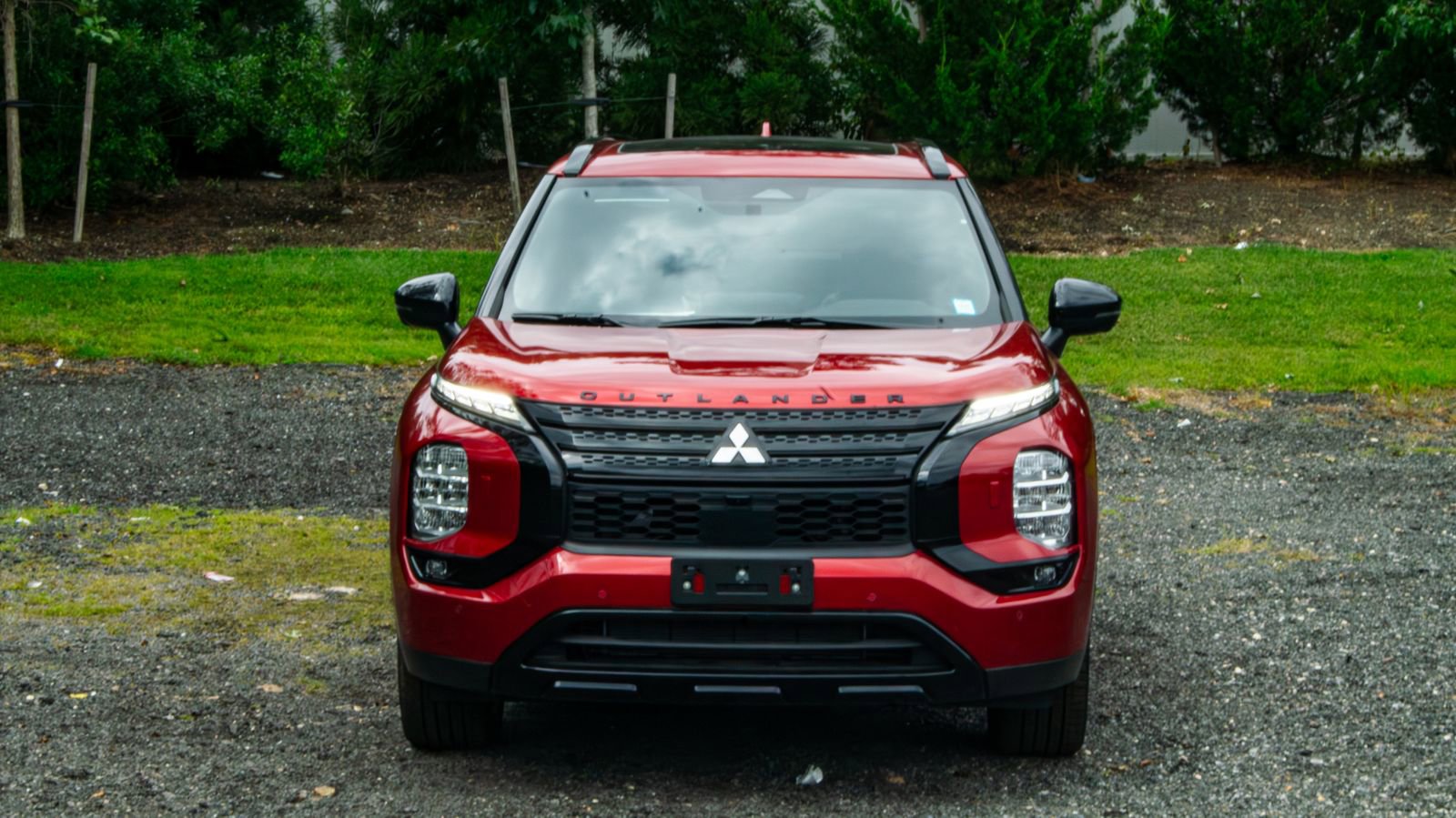 New 2025 Mitsubishi Outlander 4WD Plug-In Hybrid video 2