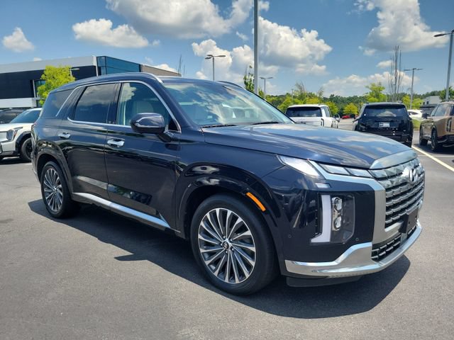 Used 2024 Hyundai Palisade Calligraphy FWD image 3