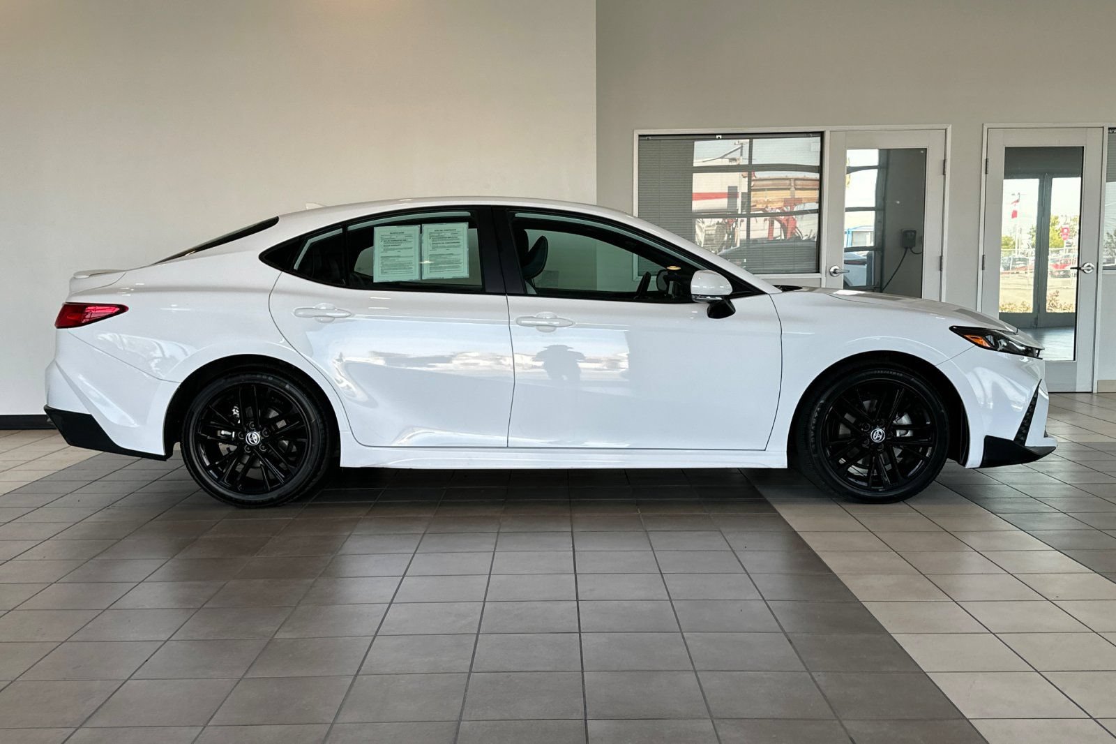 Certified 2025 Toyota Camry SE FWD image 3