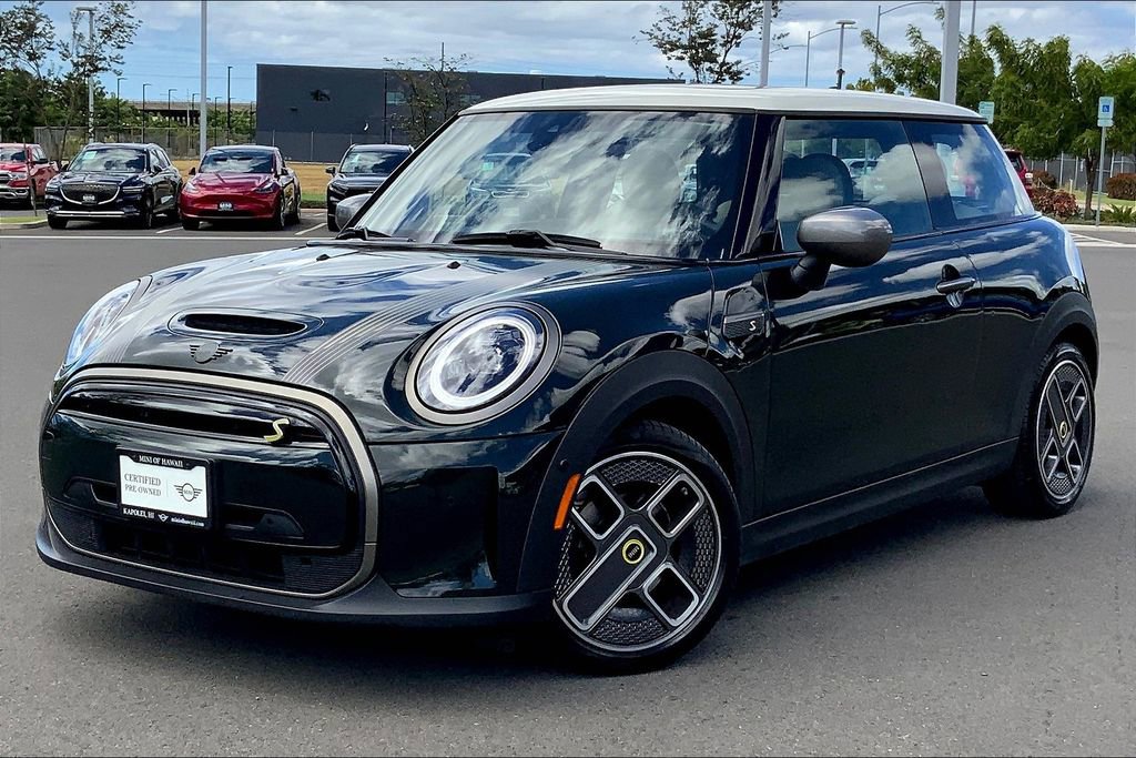 Certified 2024 MINI Cooper SE w/ MINI Resolute Edition image 3