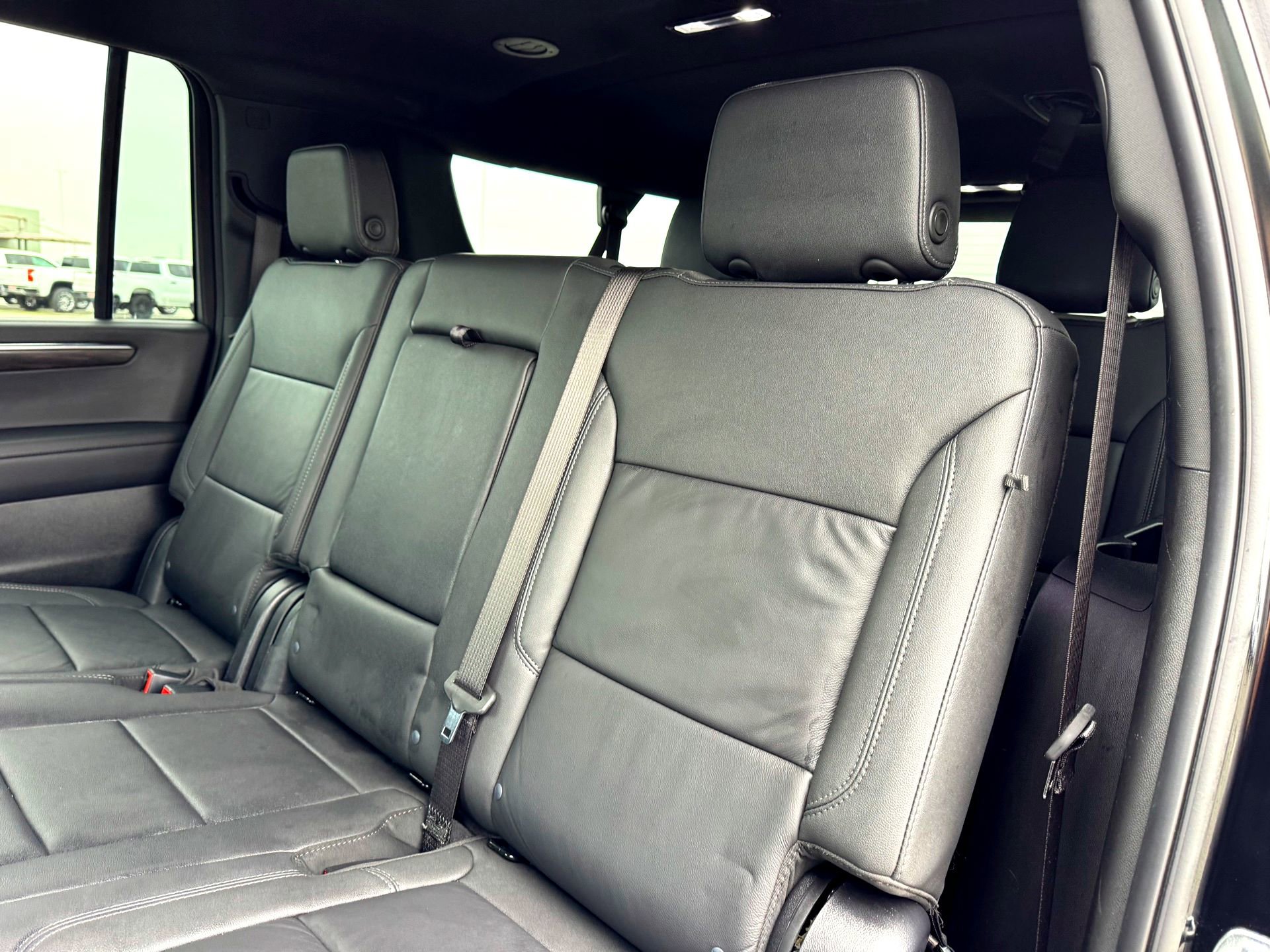 Used 2025 Chevrolet Suburban Z71 AWD/4WD image 18