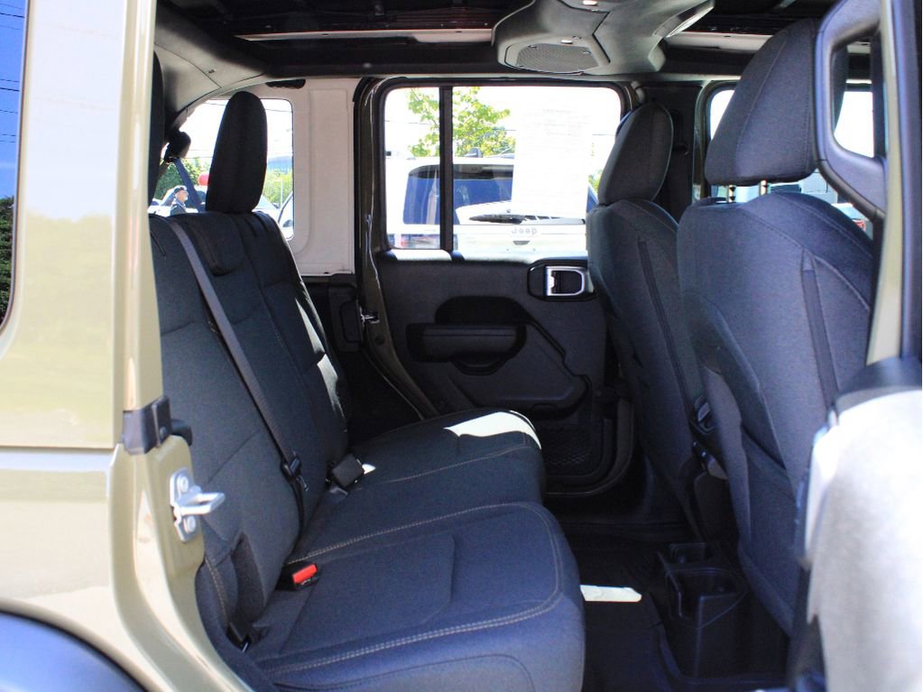 Used 2025 Jeep Wrangler Unlimited Sport AWD/4WD image 28