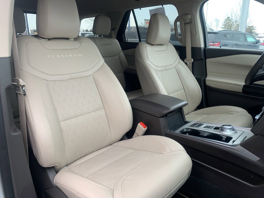 Used 2023 Ford Explorer Platinum w/ Class IV Trailer Tow Package image 14