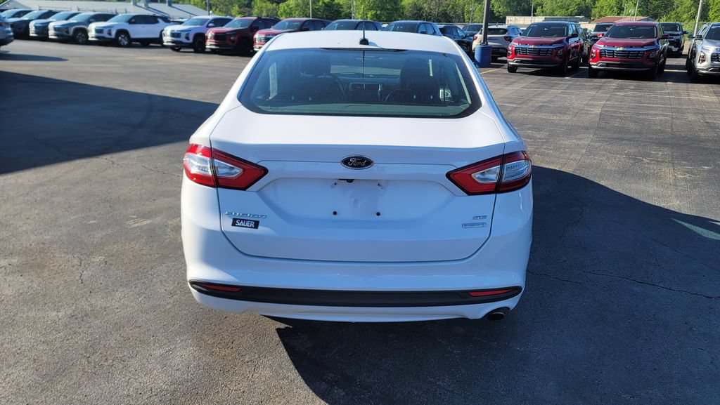 Used 2015 Ford Fusion SE w/ Equipment Group 202A FWD image 10