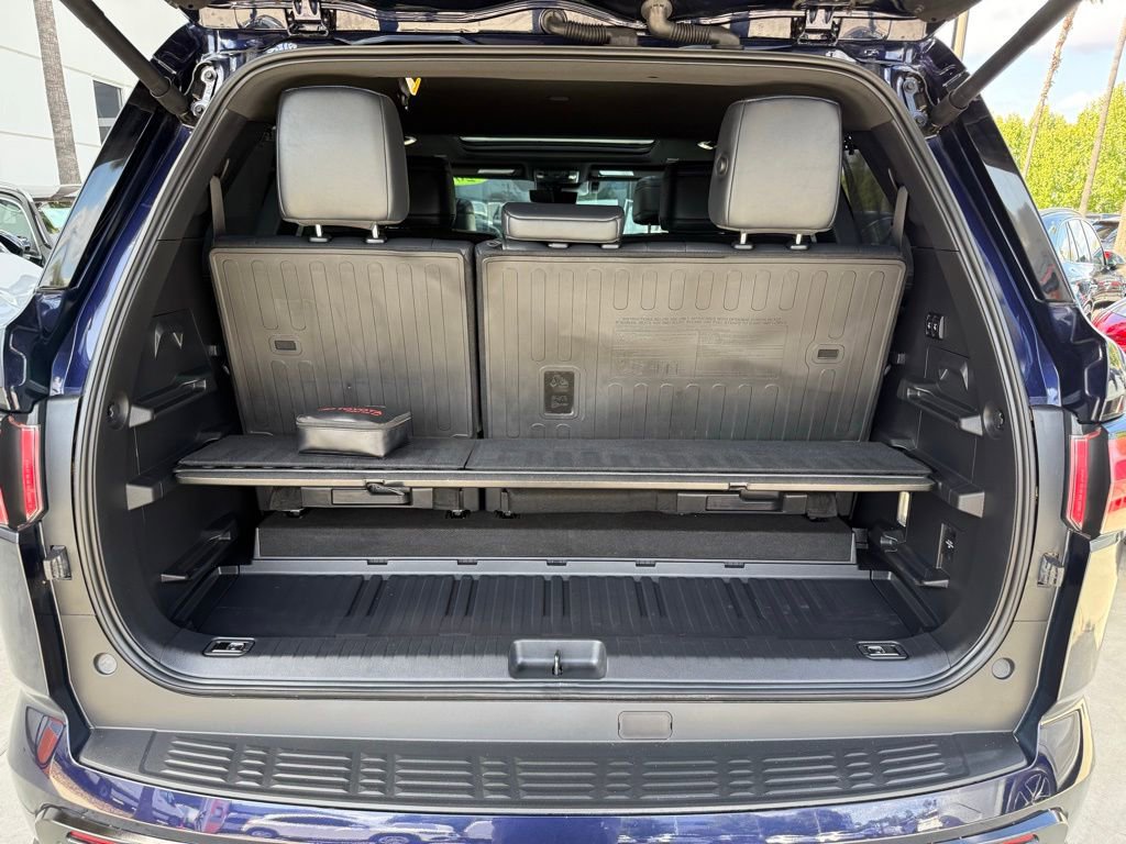 Used 2025 Toyota Sequoia Platinum AWD/4WD image 21