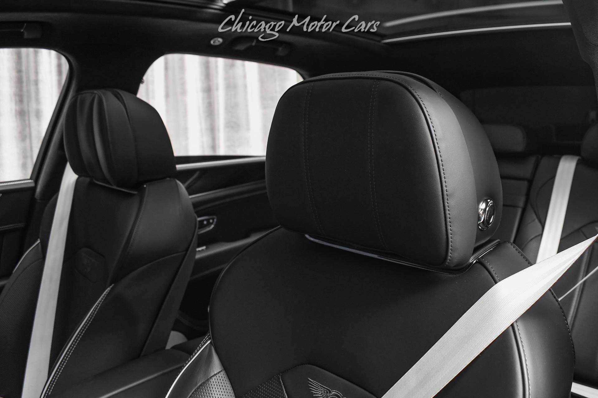 Used 2023 Bentley Bentayga Plug-In Hybrid image 22