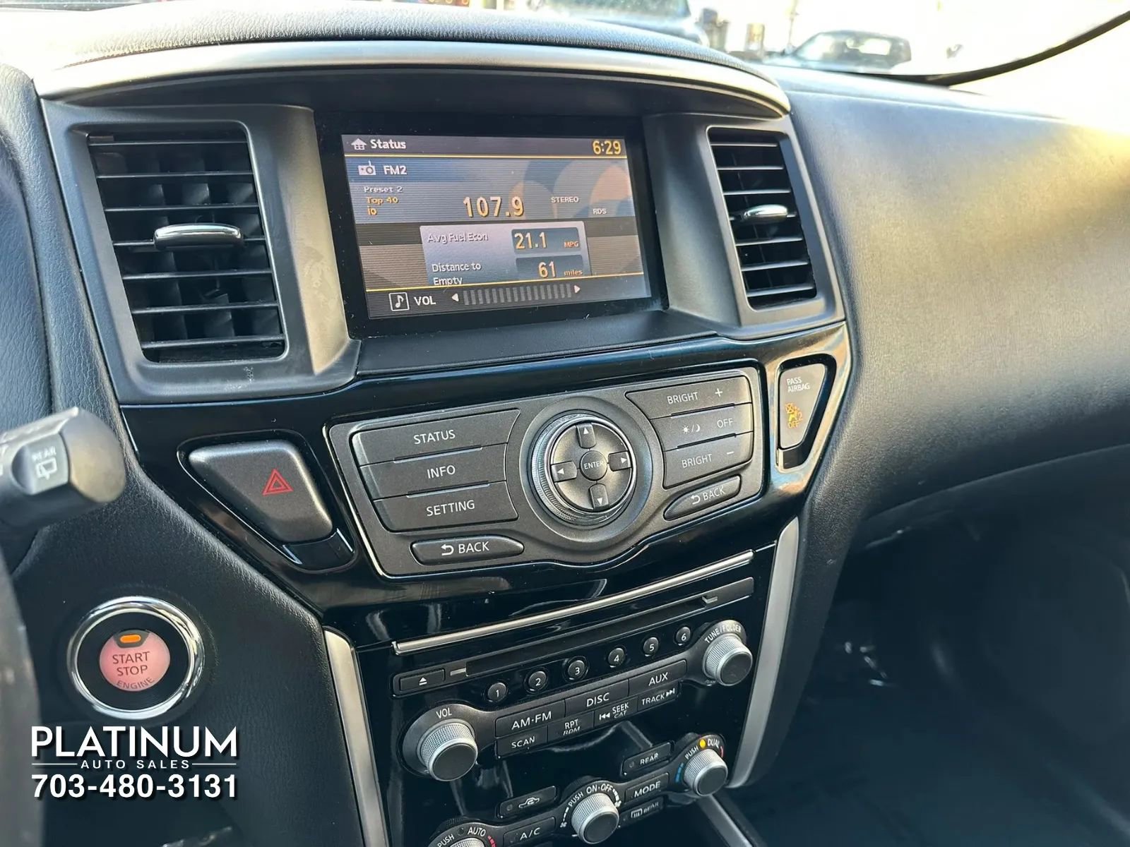 Used 2015 Nissan Pathfinder SV FWD image 10
