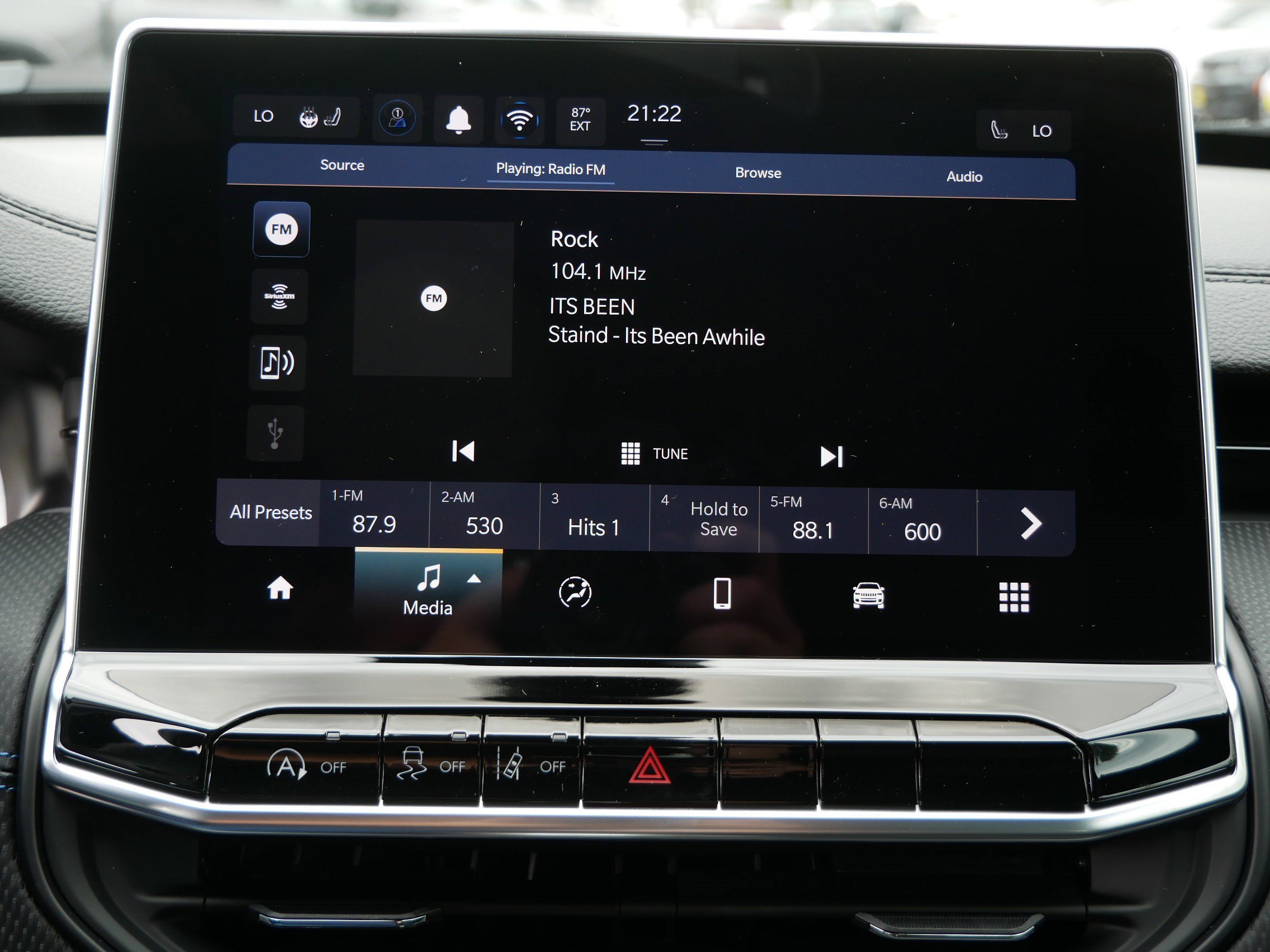 New 2026 Jeep Compass Latitude AWD/4WD image 17