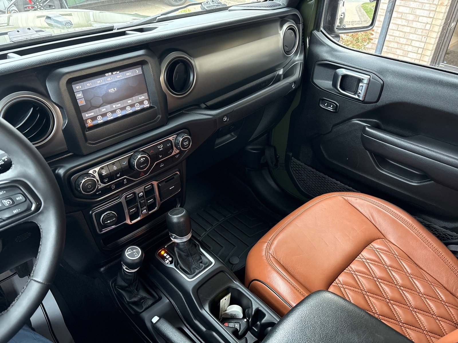 Used 2023 Jeep Gladiator Sport image 15