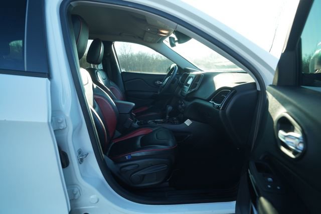 Used 2021 Jeep Cherokee Latitude Plus image 19