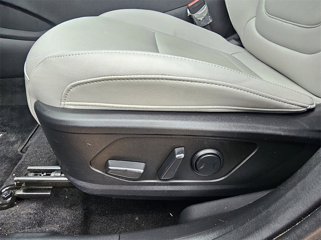 Certified 2025 Hyundai Santa Cruz SEL image 13