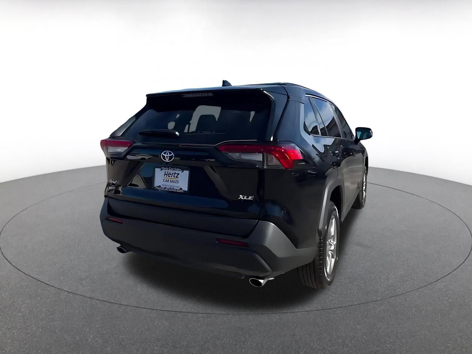 Used 2025 Toyota RAV4 XLE image 14