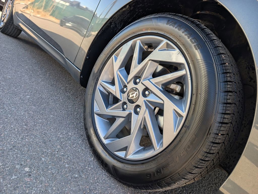 Used 2024 Hyundai Elantra SEL image 7