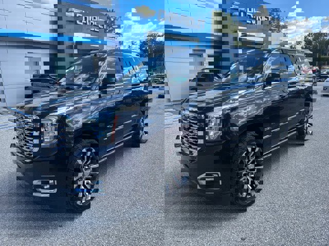 Used 2020 GMC Yukon XL Denali w/ Denali Premium Package image 3