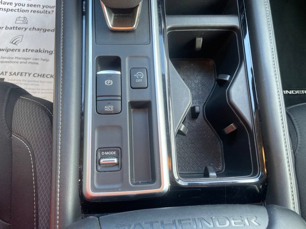 Used 2024 Nissan Pathfinder SV FWD image 18