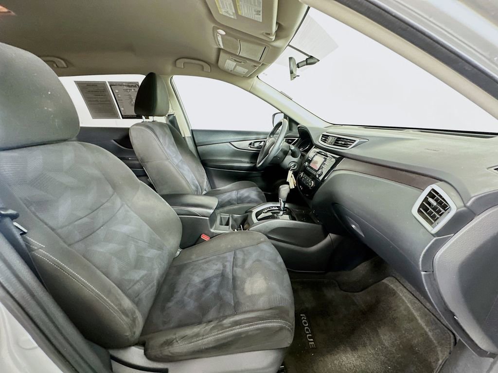 Used 2015 Nissan Rogue S image 25