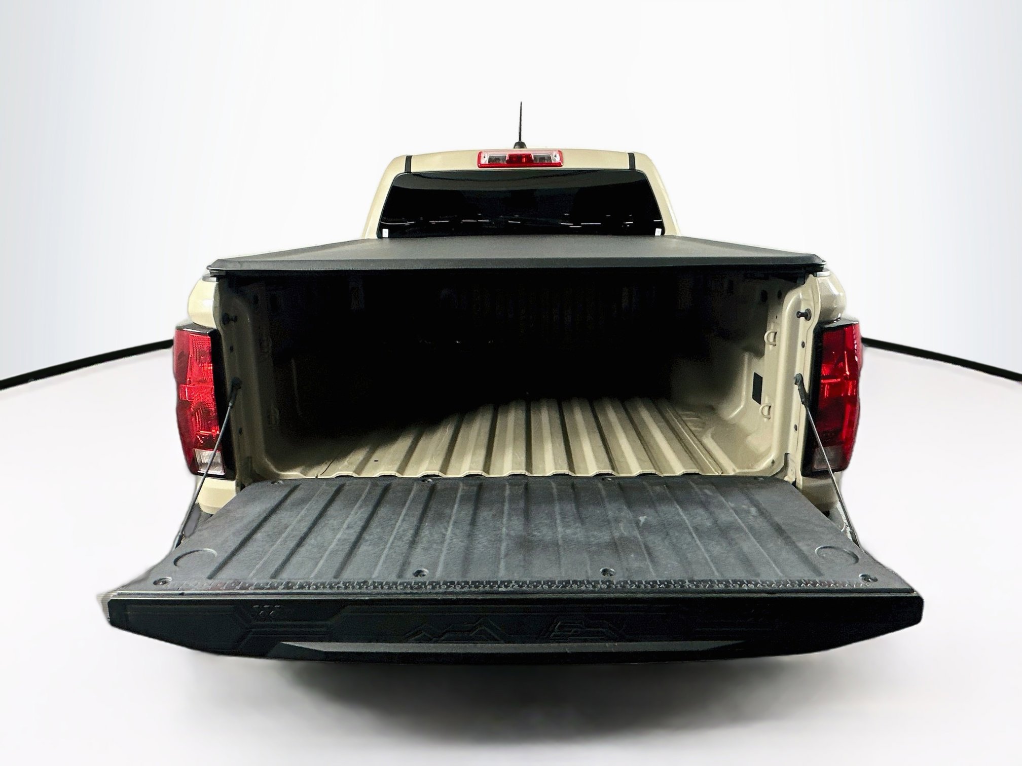 Used 2023 Chevrolet Colorado W/T RWD image 28