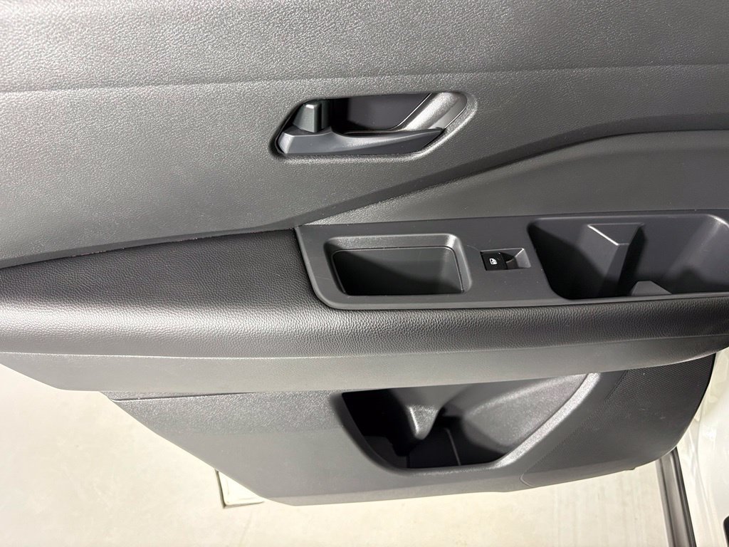 Used 2024 Nissan Pathfinder SV FWD image 36
