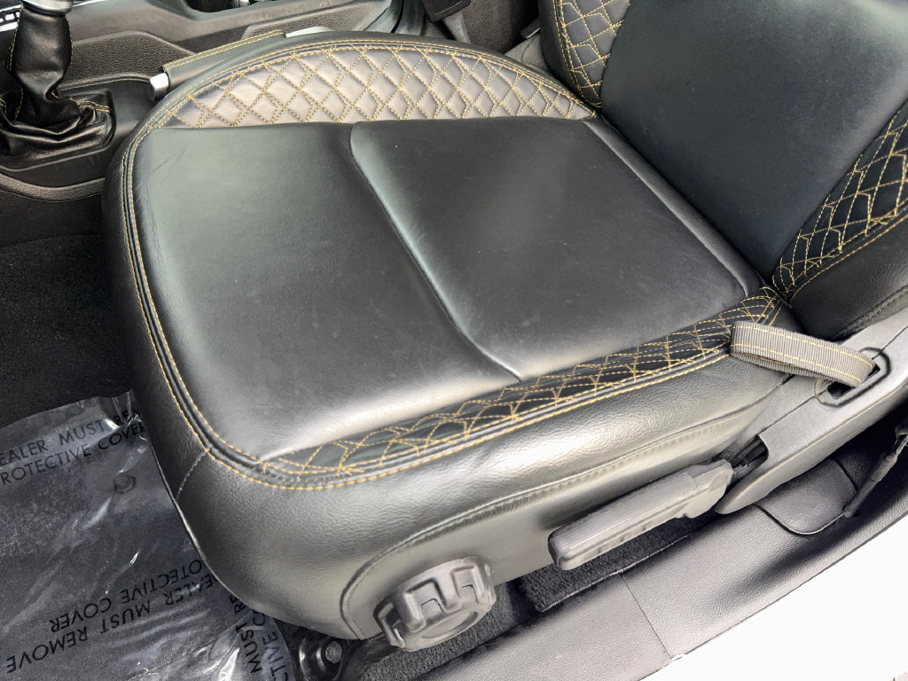 Used 2022 Jeep Wrangler Unlimited Sahara AWD/4WD image 29