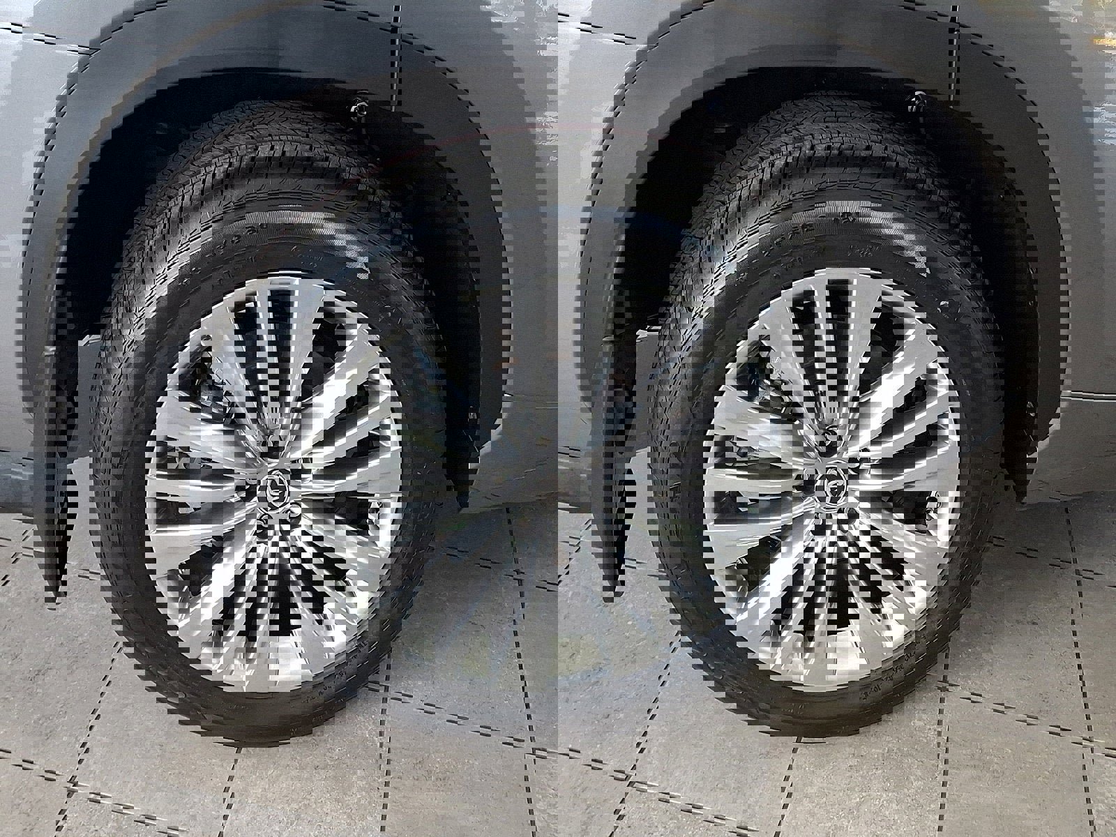 New 2026 Toyota Highlander Platinum image 5