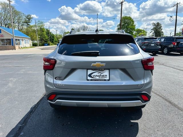 Used 2025 Chevrolet Trax LT w/ Driver Confidence Package FWD image 7