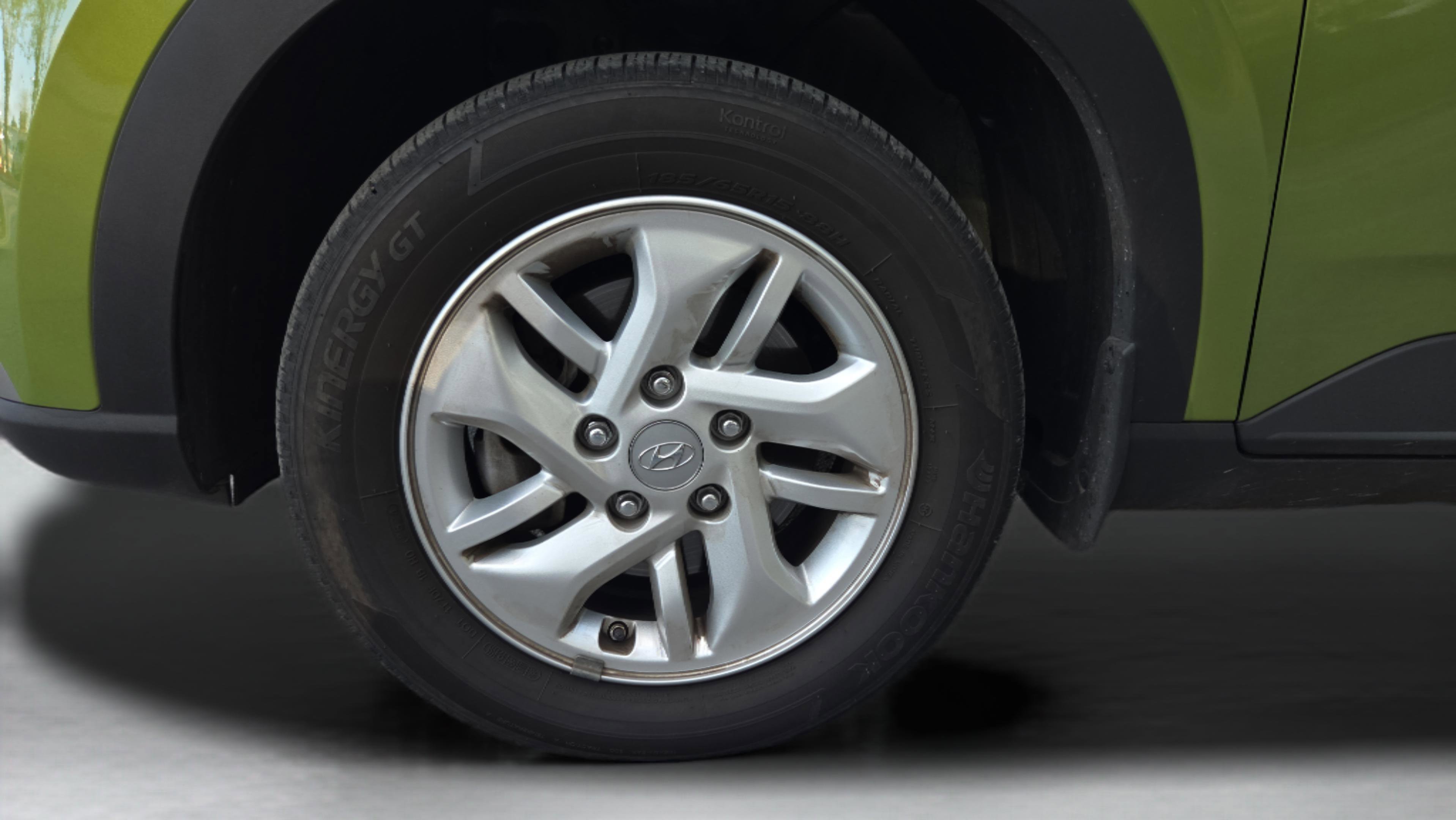 Used 2024 Hyundai Venue SE image 9