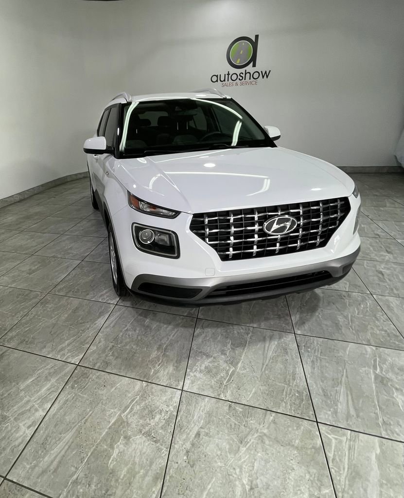 Used 2020 Hyundai Venue SEL image 1