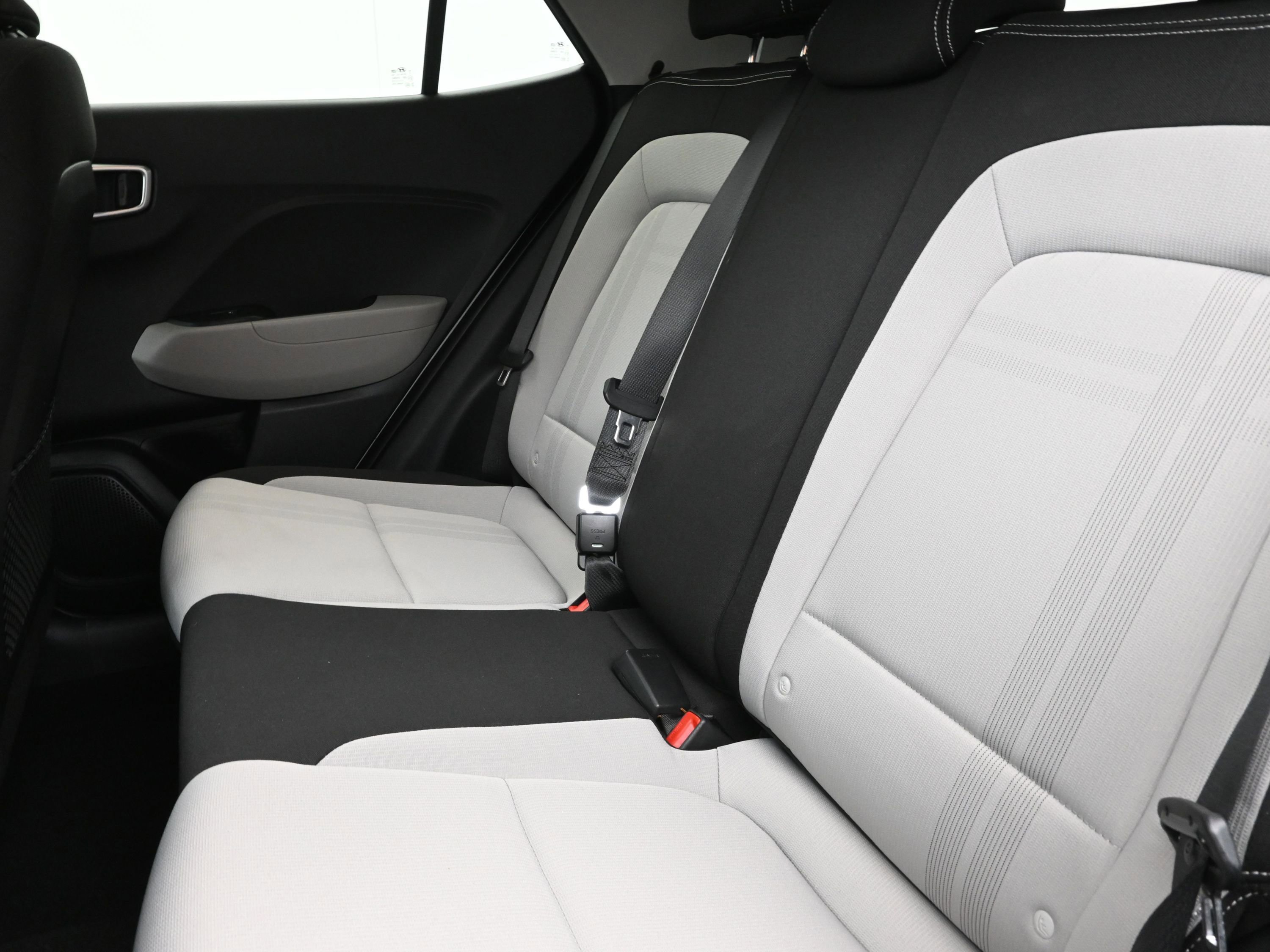 Certified 2022 Hyundai Venue SEL image 22