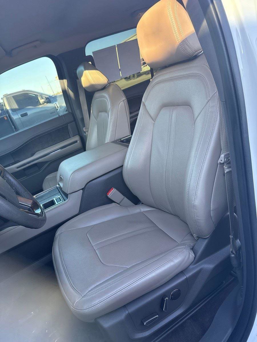 Used 2021 Ford Expedition Limited image 5