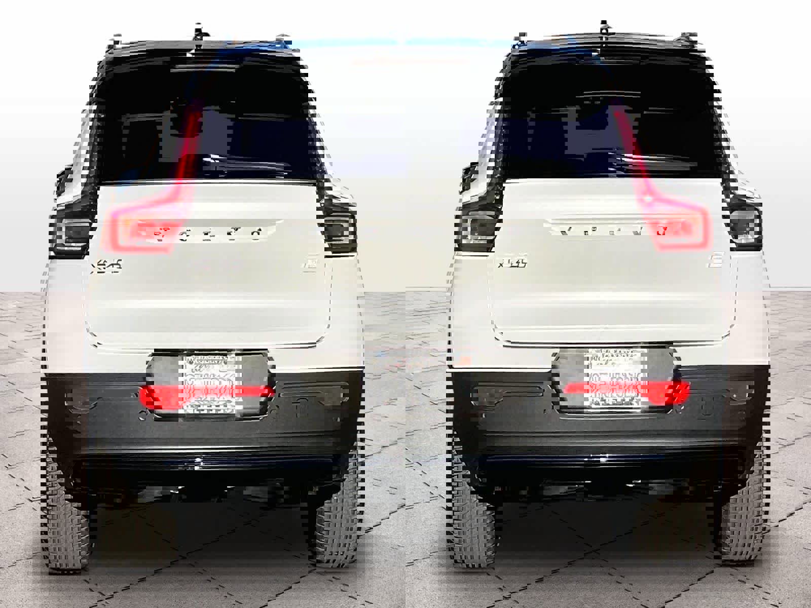 Used 2023 Volvo XC40 Recharge Ultimate w/ Protection Package Premier image 7