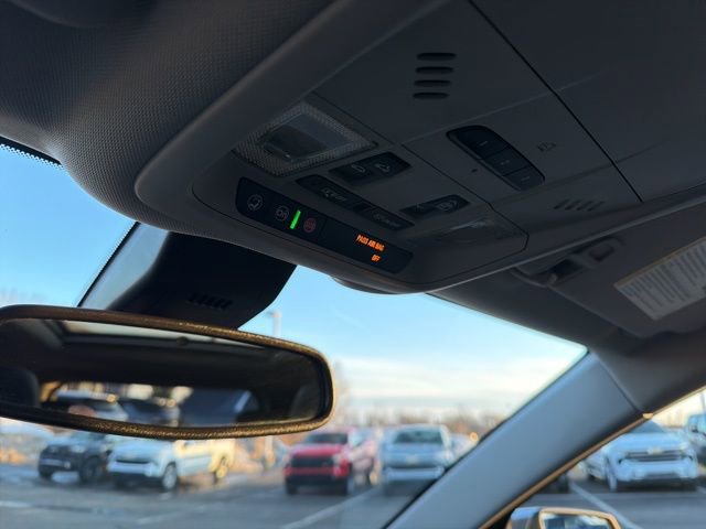 Used 2018 Chevrolet Equinox Premier image 26