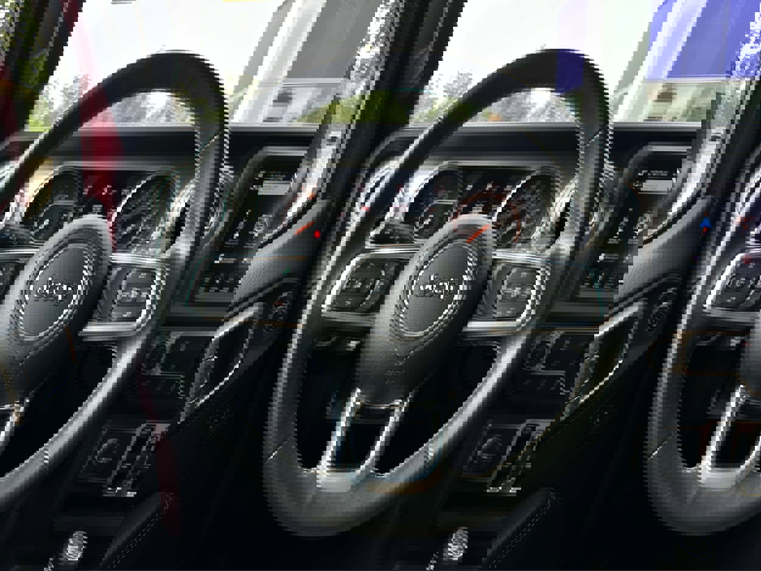 Used 2019 Jeep Wrangler Unlimited Sahara image 17