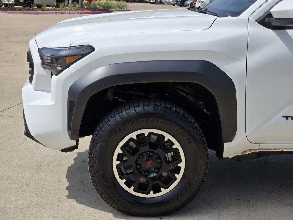 Certified 2024 Toyota Tacoma TRD Off-Road AWD/4WD image 6