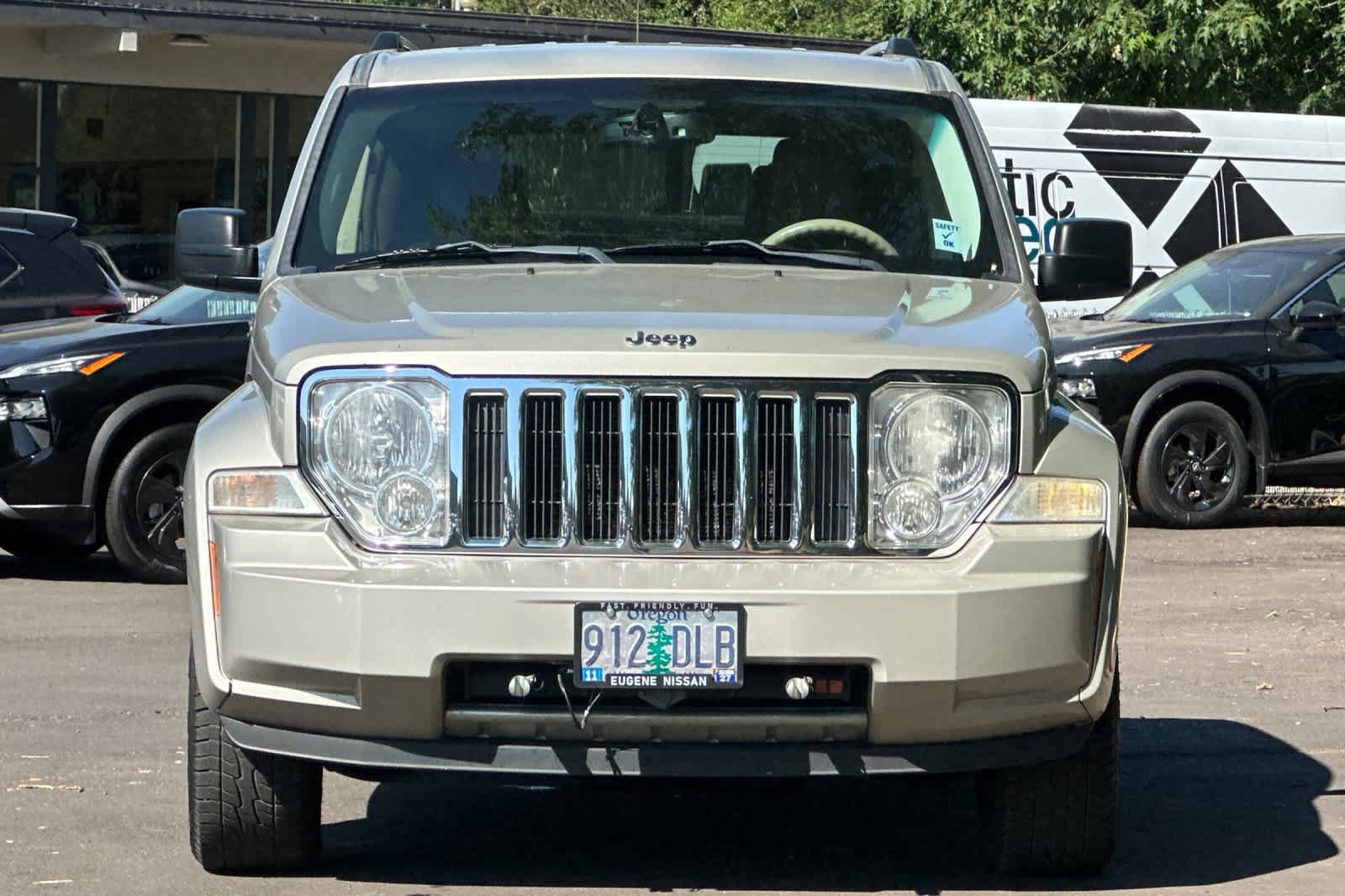 Used 2008 Jeep Liberty Limited w/ Premium Group AWD/4WD image 10